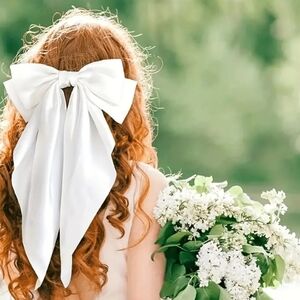Elegant White Hair Bow